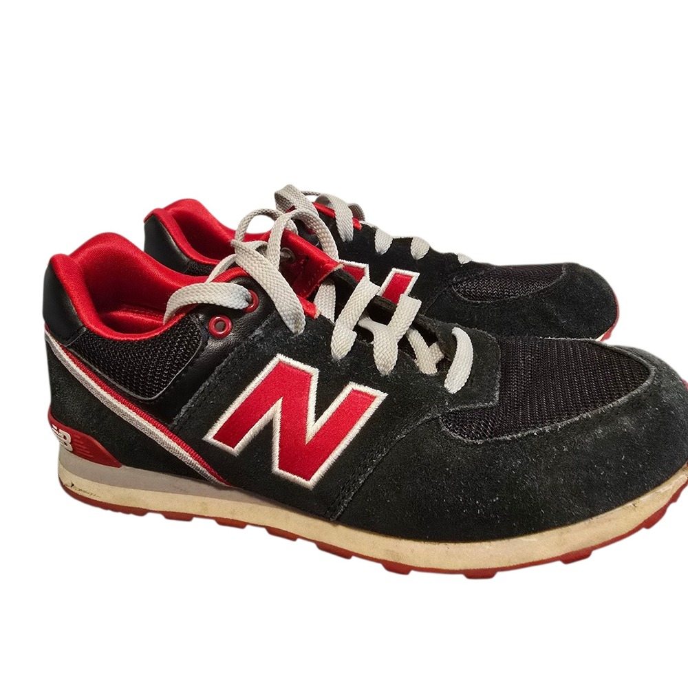 New Balance 574 Kids Sneakers‎ Boys Size 6 Black Red Casual Shoes